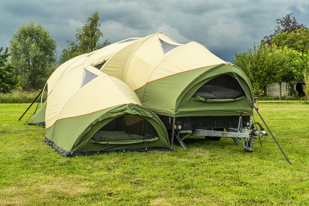 8-persoons-tent-912wjn-1.jpg Ruimtewonders: 8 vouwwagens met slaapplaatsen voor 8 personen Camp to Go - Afbeelding 1