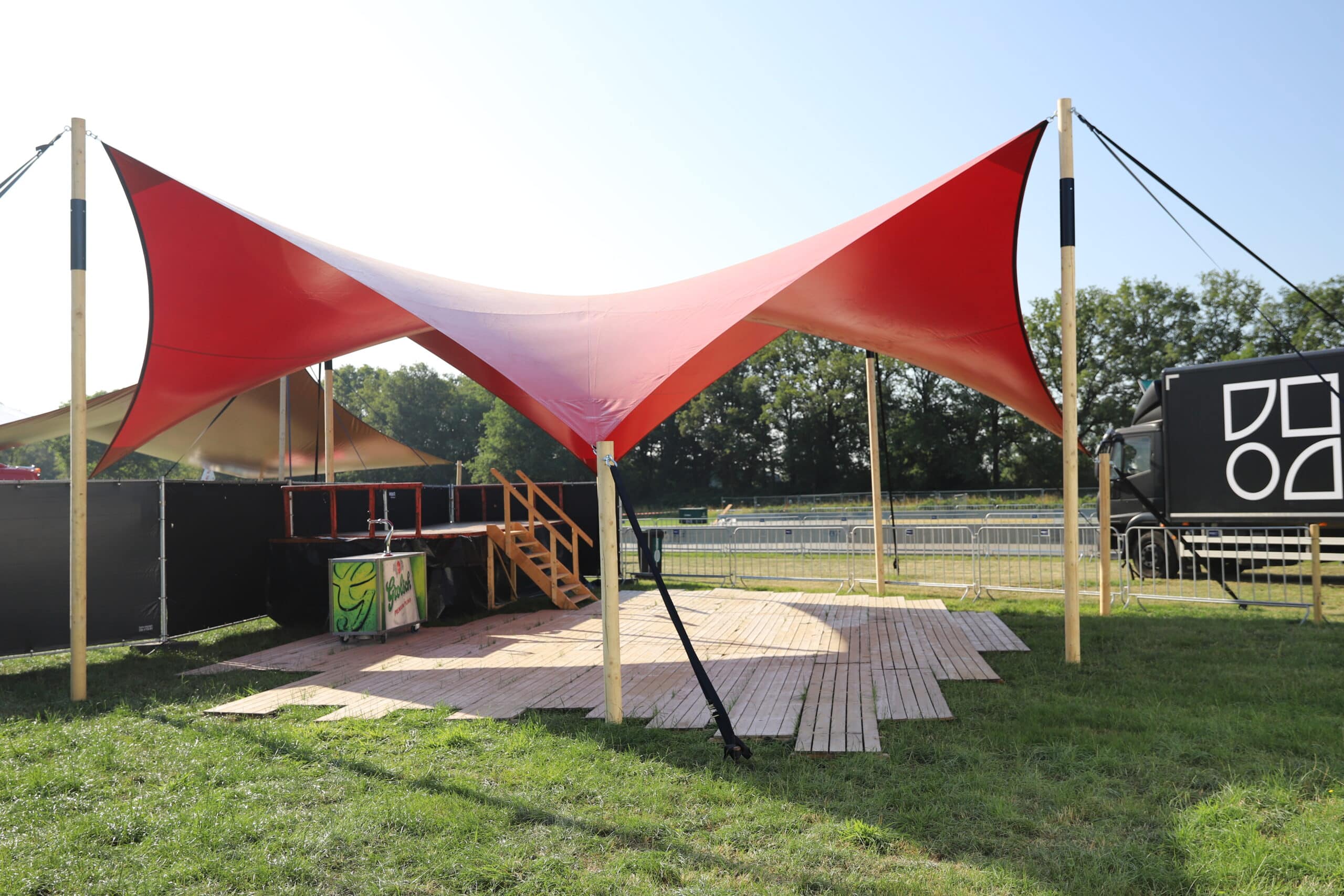 festivaltent-900lyu-1.jpg Ontdek onze festivaltent OCTA | 12x12m | Designtent.nl - Afbeelding 1