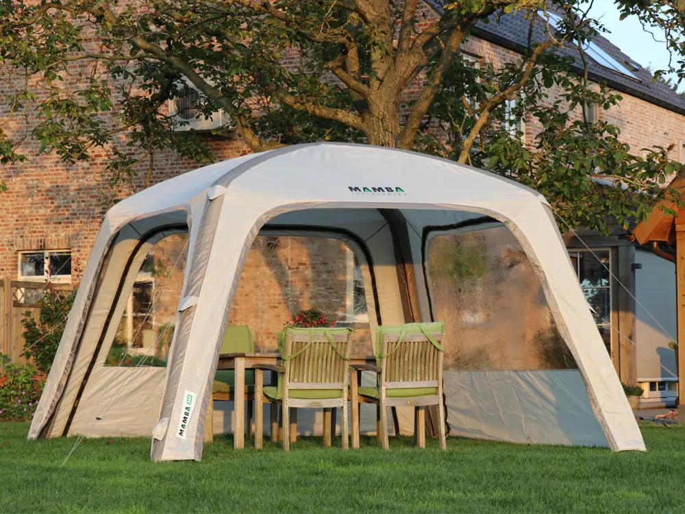 opblaasbare-tent-outlet-006aqo.webp Opblaasbare partytent 3,6x3,6 m | TecTronic Feesttenten NL - Afbeelding 1
