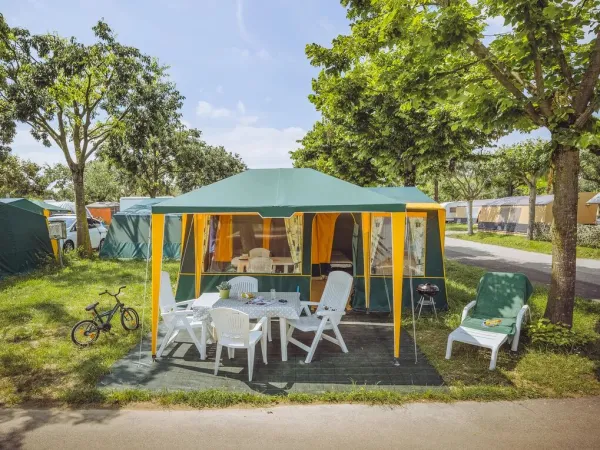 tent-vakantie-163ign.webp Bungalowtent boeken, tent huren Roan Luxury Camping Holidays - Afbeelding 1