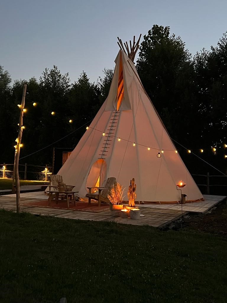 tent-vakantie-969zso-1.jpg Bijzonder kamperen in een Tipi tent OrigineelOvernachten - Afbeelding 1