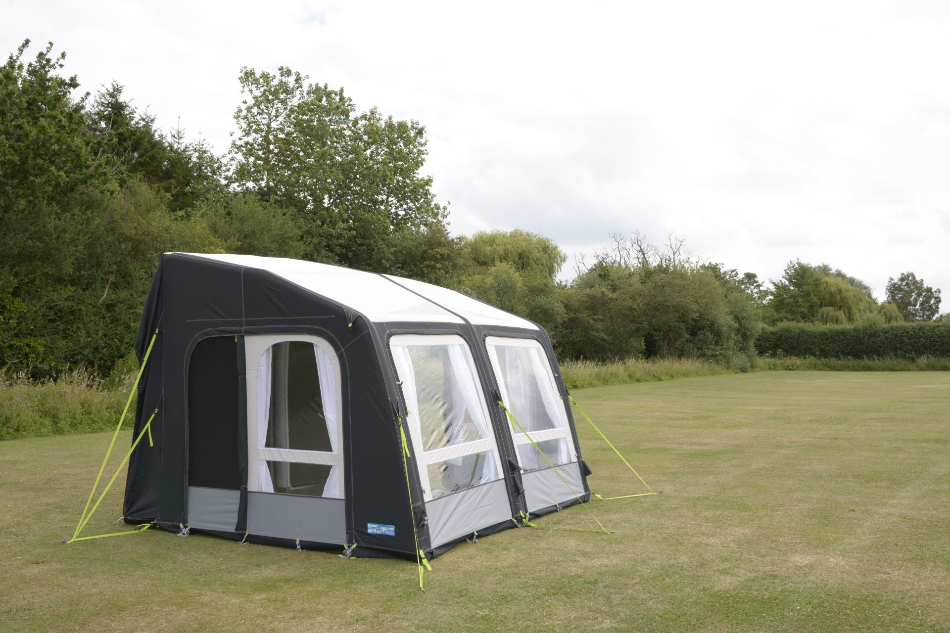 voortent-camper-813zzl-1.jpg Dometic Rally AIR Pro Drive Away 390 Campertent | Kampeer Oase - Afbeelding 1